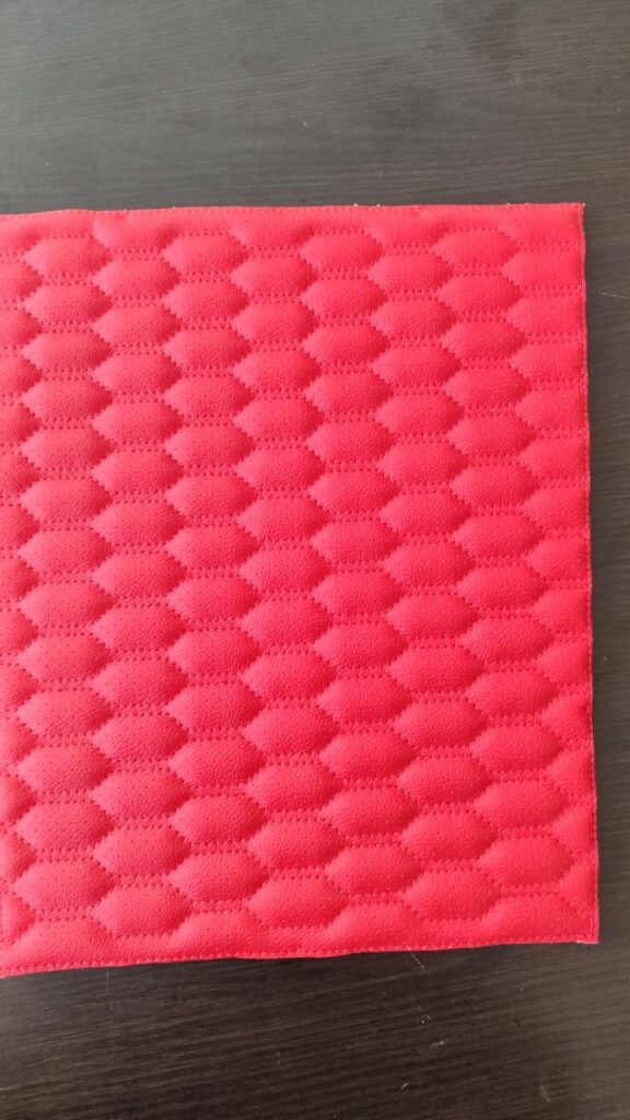 Экокожа красная стёганый ромбик авточехлы — Автостудия K9