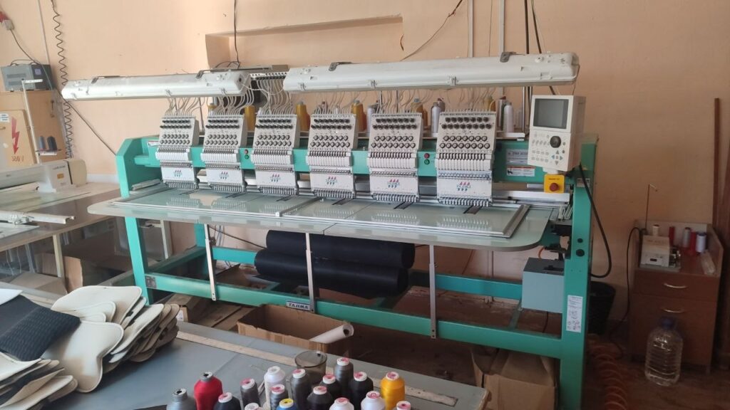 Вышивальная машина Tajima 6 головок на производстве Автостудии K9